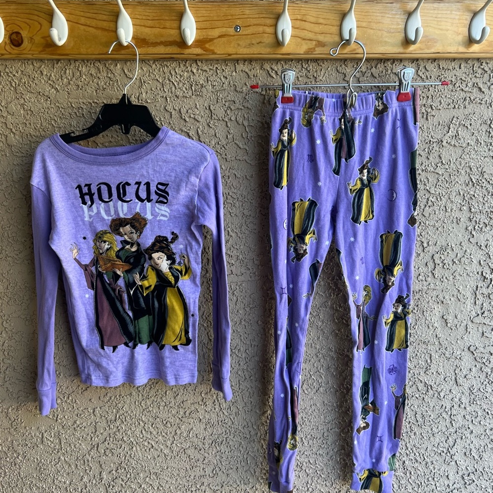 Disney Hocus Pocus 2 Purple Apparel